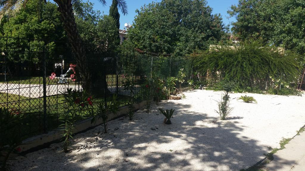 Faneromeni Court Apartment Paphos Ngoại thất bức ảnh