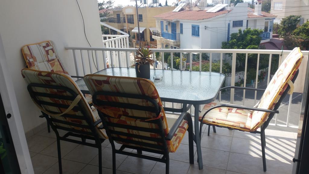 Faneromeni Court Apartment Paphos Ngoại thất bức ảnh