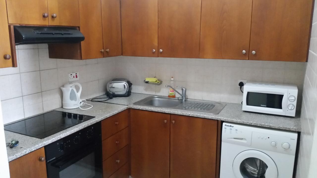 Faneromeni Court Apartment Paphos Ngoại thất bức ảnh
