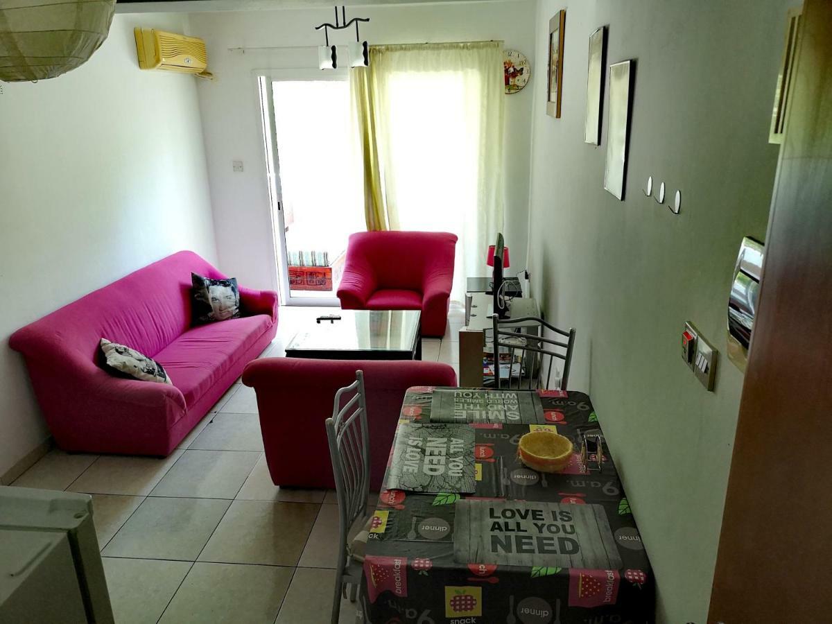 Faneromeni Court Apartment Paphos Ngoại thất bức ảnh