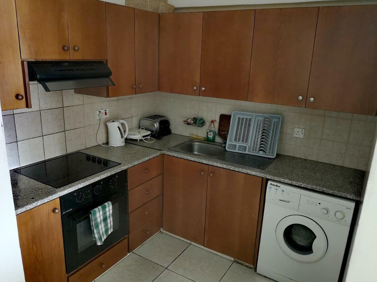 Faneromeni Court Apartment Paphos Ngoại thất bức ảnh