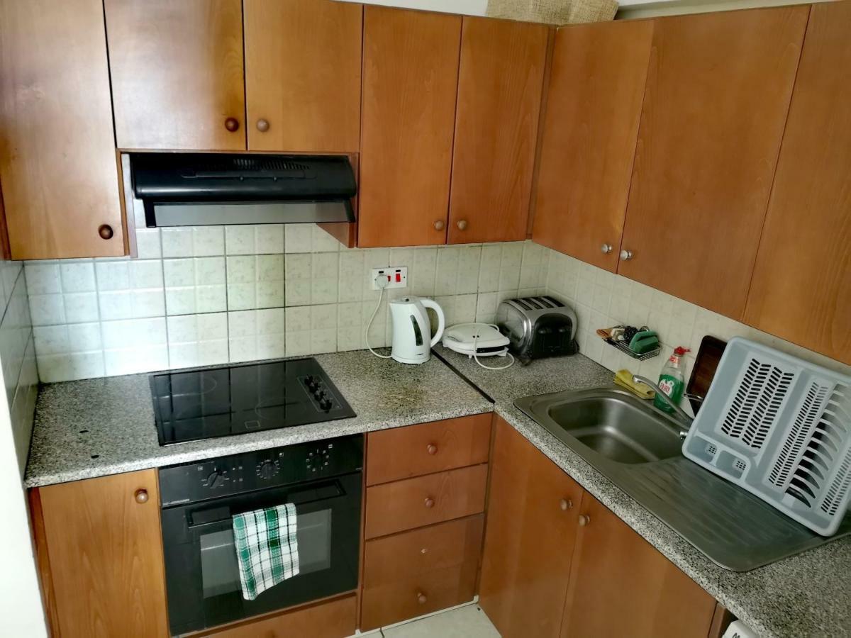 Faneromeni Court Apartment Paphos Ngoại thất bức ảnh