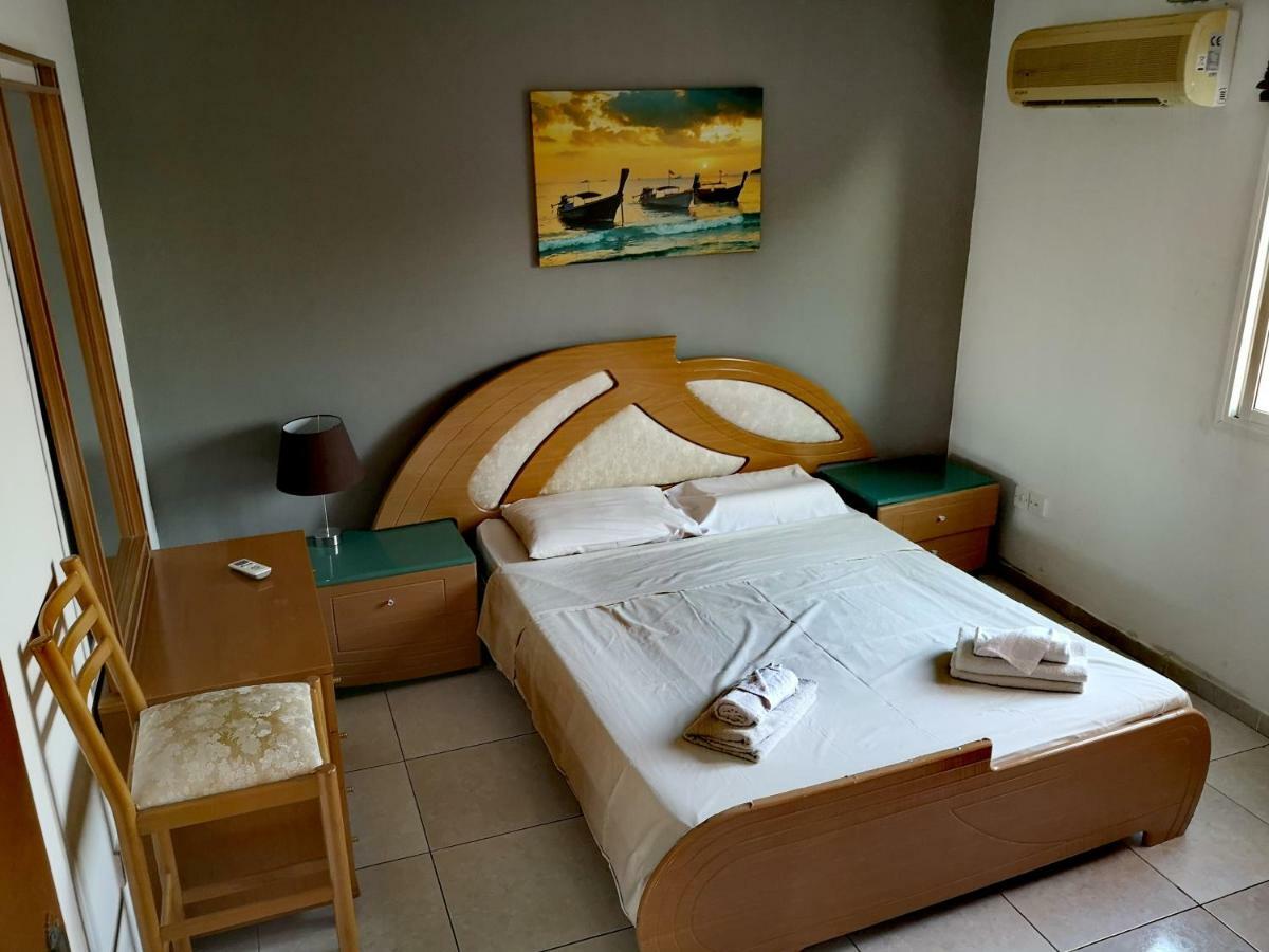 Faneromeni Court Apartment Paphos Ngoại thất bức ảnh
