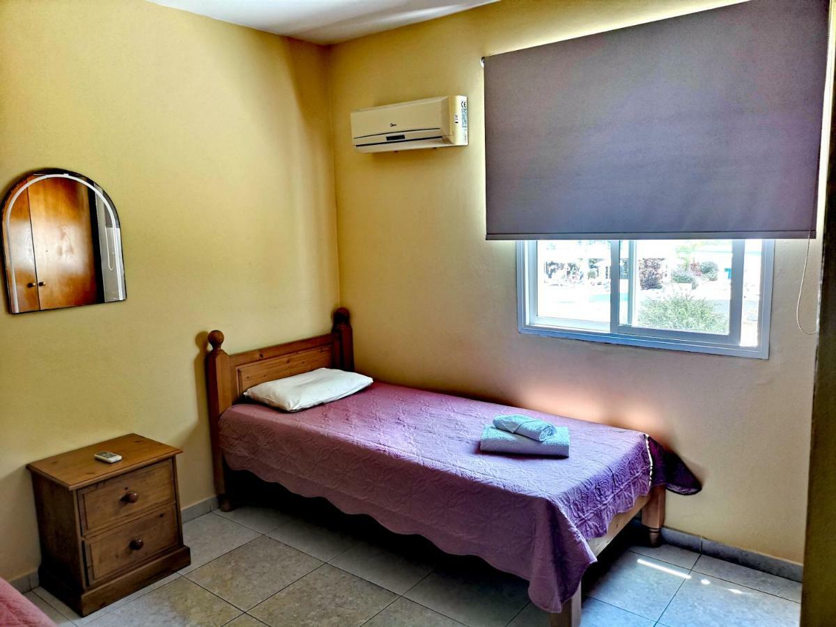 Faneromeni Court Apartment Paphos Ngoại thất bức ảnh