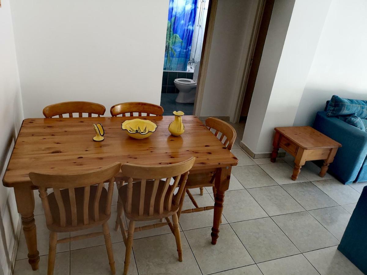 Faneromeni Court Apartment Paphos Ngoại thất bức ảnh