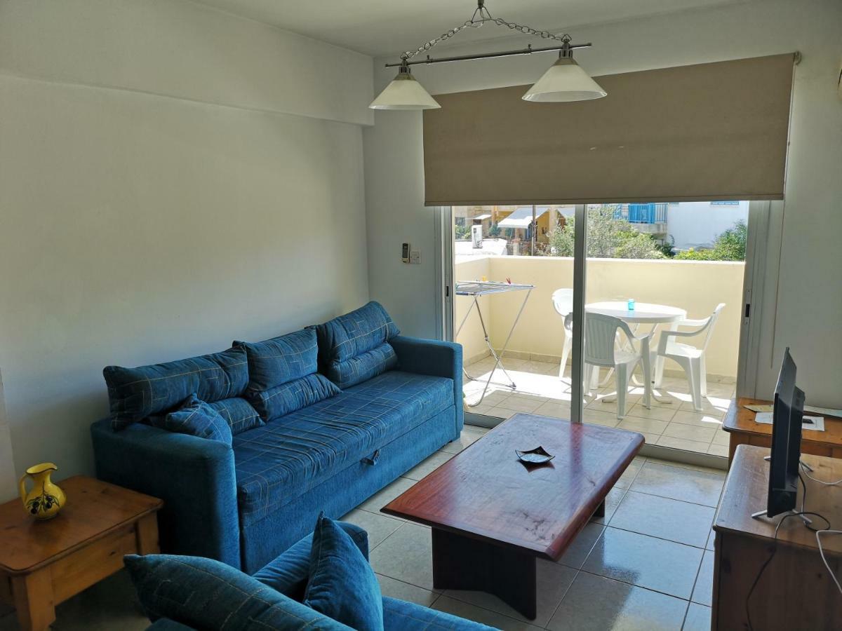 Faneromeni Court Apartment Paphos Ngoại thất bức ảnh