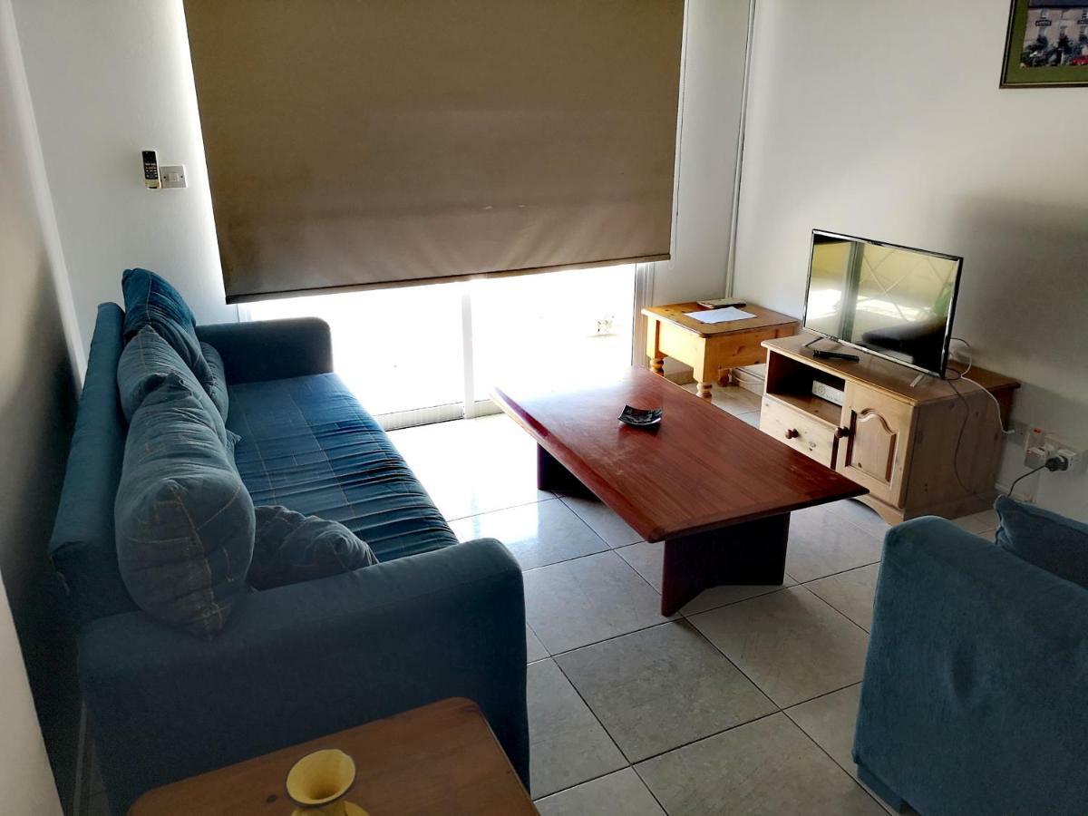 Faneromeni Court Apartment Paphos Ngoại thất bức ảnh